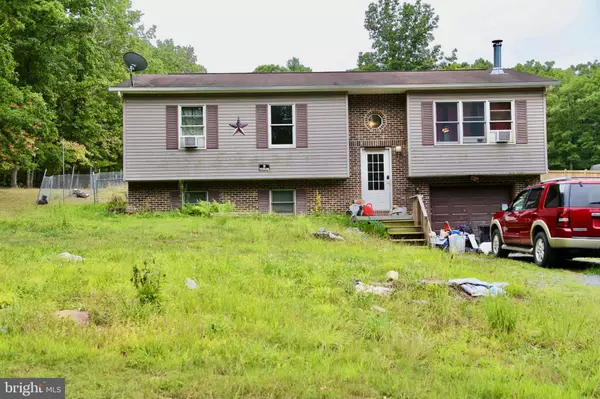 Wardensville, WV 26851,736 WARDEN CIRCLE RD