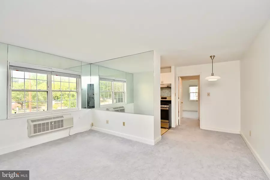 2303 FARRINGTON AVE #201, Alexandria, VA 22303