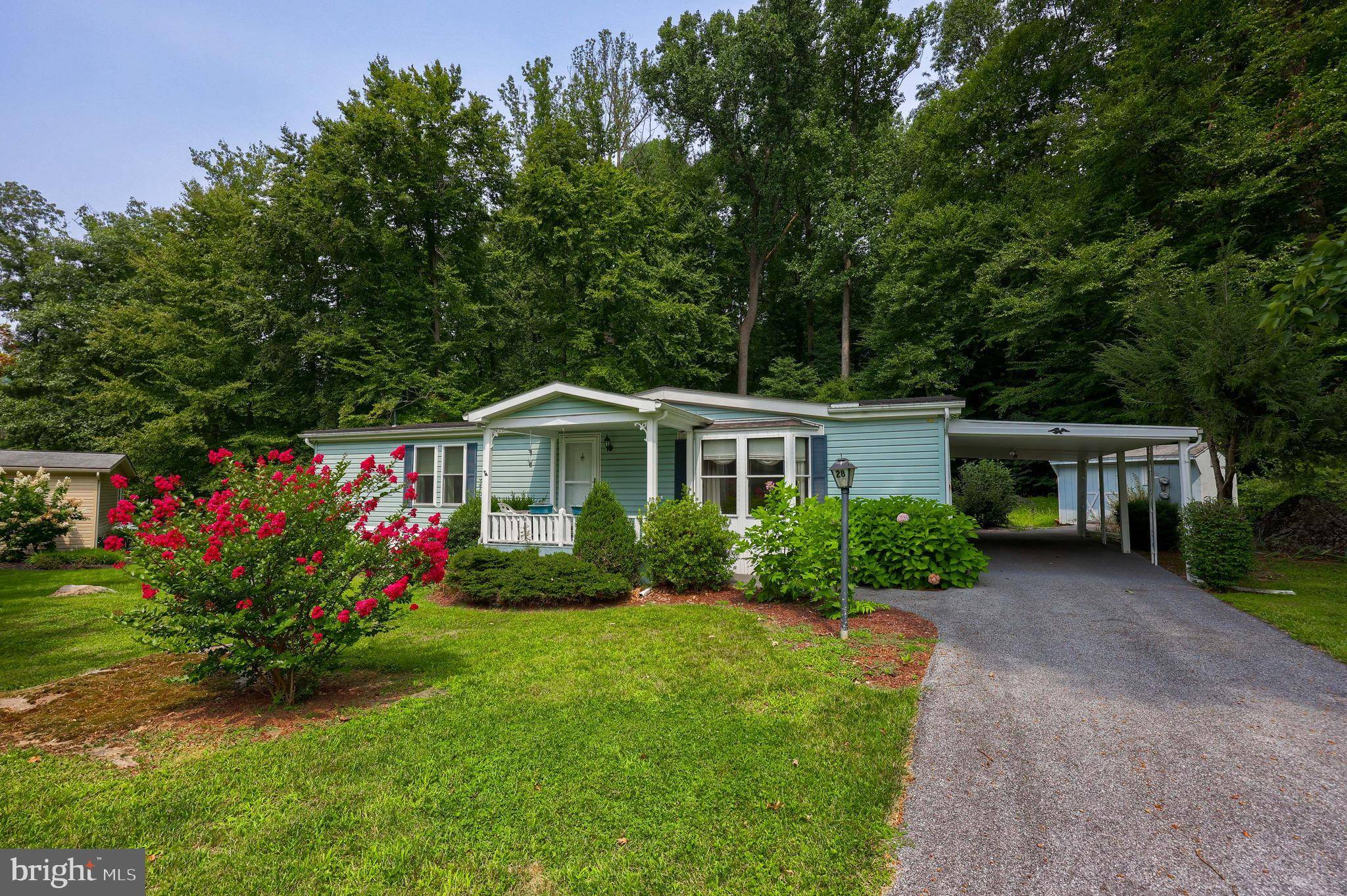 Manheim, PA 17545,28 POPLAR DR
