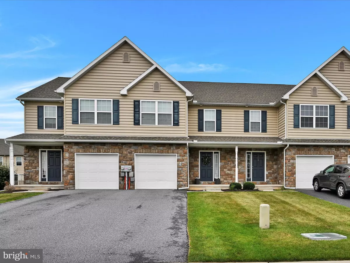 Ephrata, PA 17522,359 MOUNT OLIVE LN