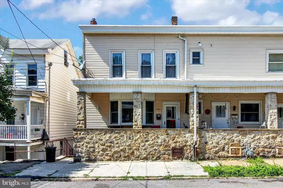 2046 MAHANTONGO ST, Pottsville, PA 17901