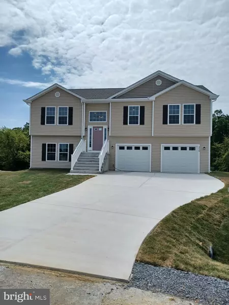 316 EQUINOX WAY EAST, Martinsburg, WV 25401