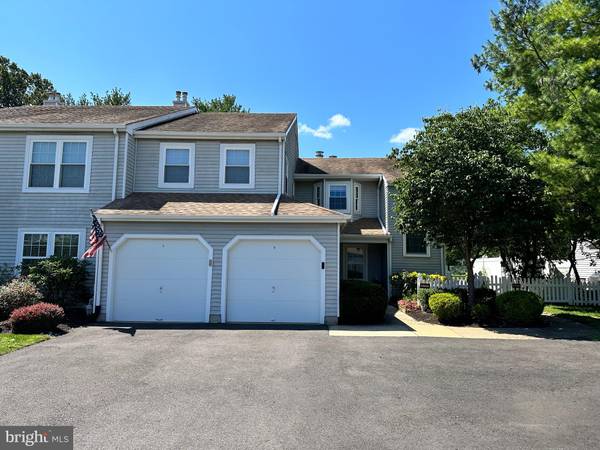 690-B ROSE HOLLOW DR, Yardley, PA 19067