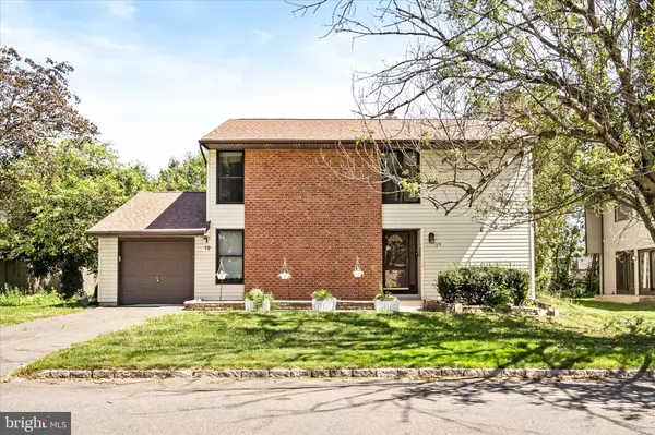 19 OVERTON RD, East Windsor, NJ 08520