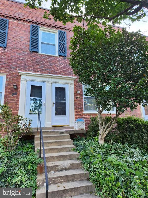 1100 S BARTON ST #297, Arlington, VA 22204