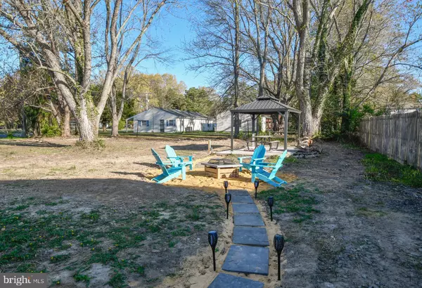 Colonial Beach, VA 22443,182 ALMA LN