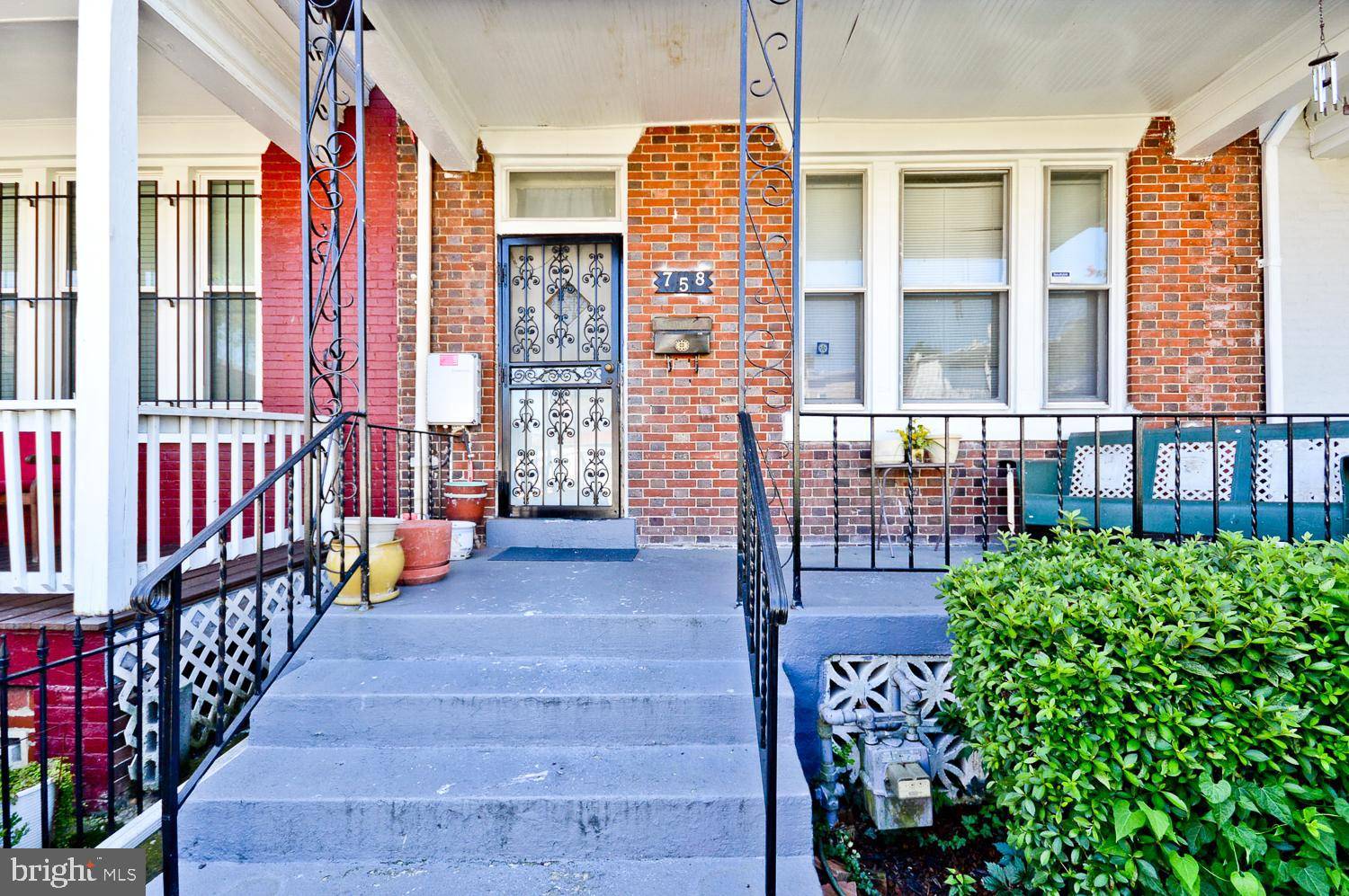 Washington, DC 20010,758 NEWTON PL NW