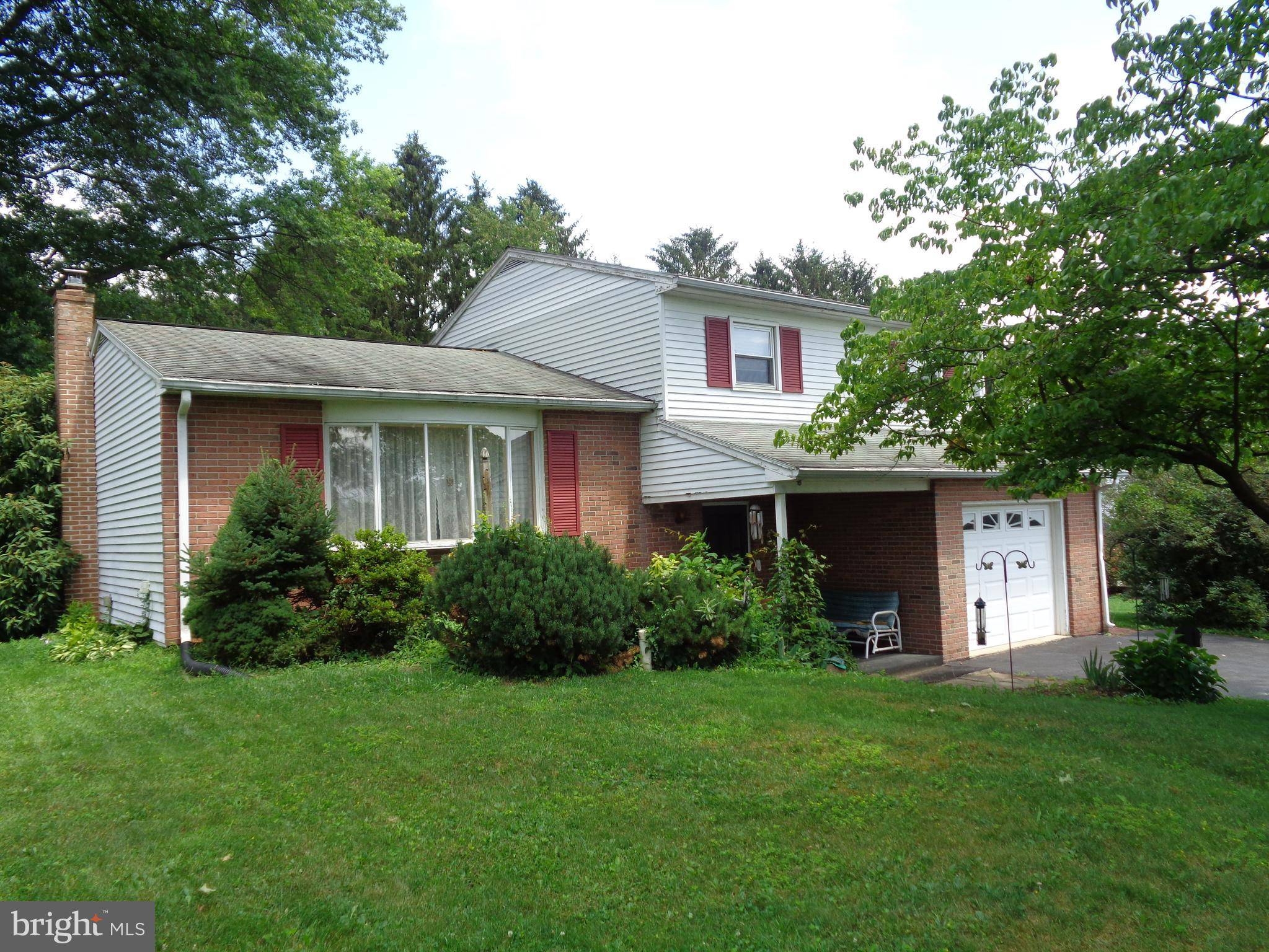 2137 LONG LN, Lebanon, PA 17046