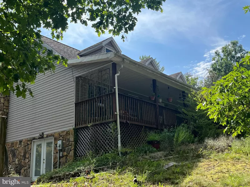 2695 TABOR RD, Berkeley Springs, WV 25411