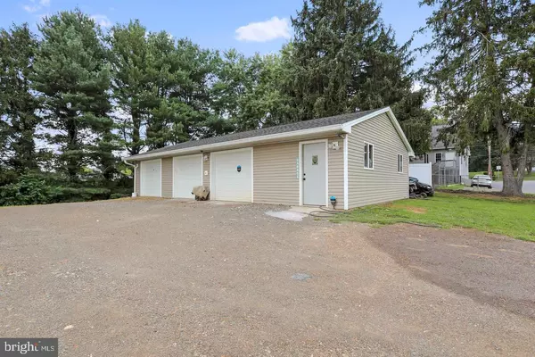 Hedgesville, WV 25427,4198 HEDGESVILLE RD