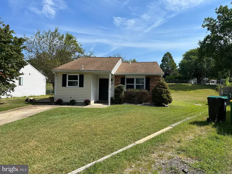 19 REUBENS CIR, Newark, DE 19702