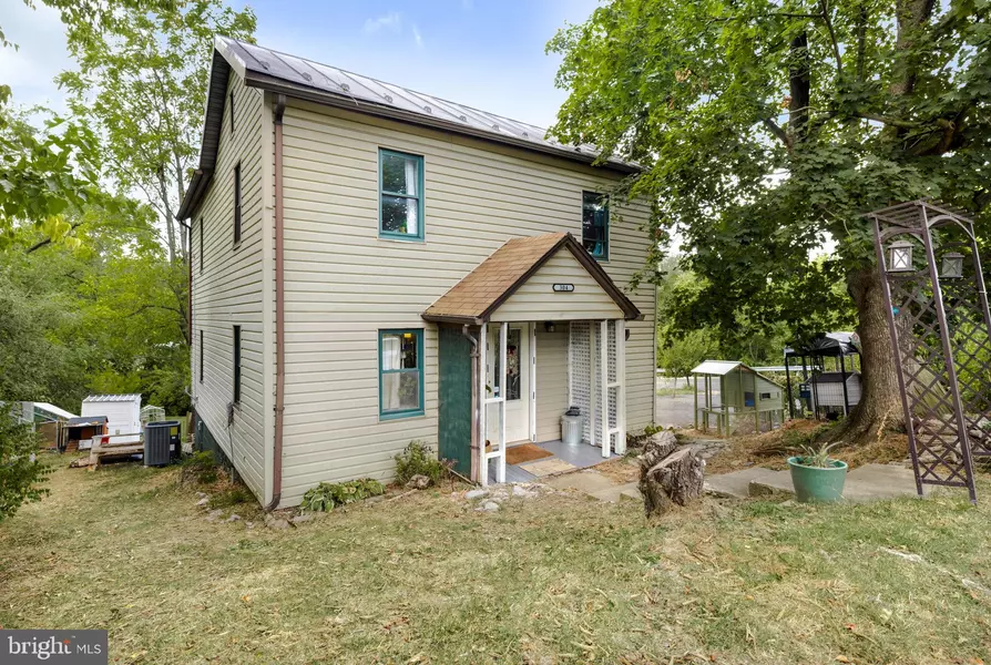 304 S WATER ST, Woodstock, VA 22664