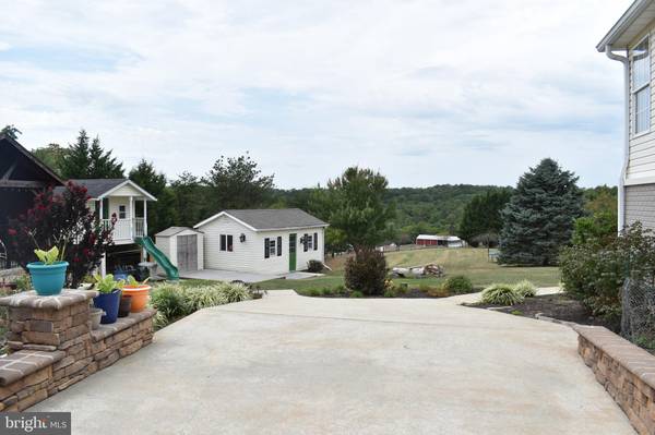 Falling Waters, WV 25419,181 MUSTANG DR