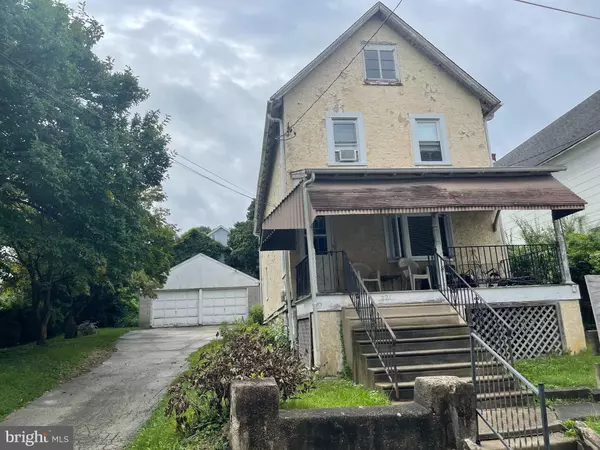 221 SIMPSON RD, Ardmore, PA 19003