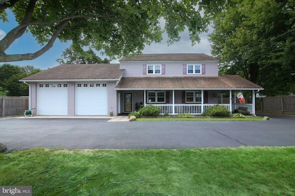 561 E OAK RD, Vineland, NJ 08360