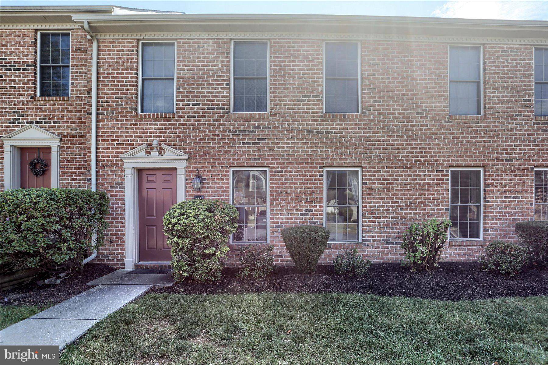 128 HUNTERS RIDGE DR, Harrisburg, PA 17110