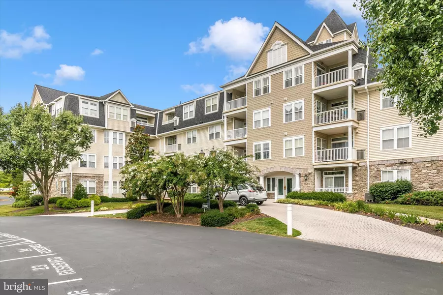 2520 WATERSIDE DR #101, Frederick, MD 21701