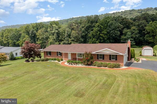 865 BUCKS VALLEY RD, Newport, PA 17074