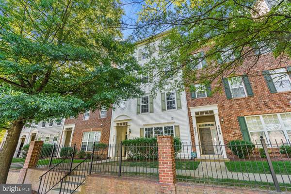 8085 GATEHOUSE RD #4, Falls Church, VA 22042