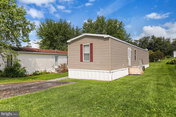 19 SIDING LN, Millersburg, PA 17061