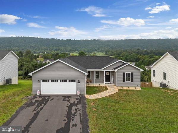 490 DUCKWOODS LN, Martinsburg, WV 25403