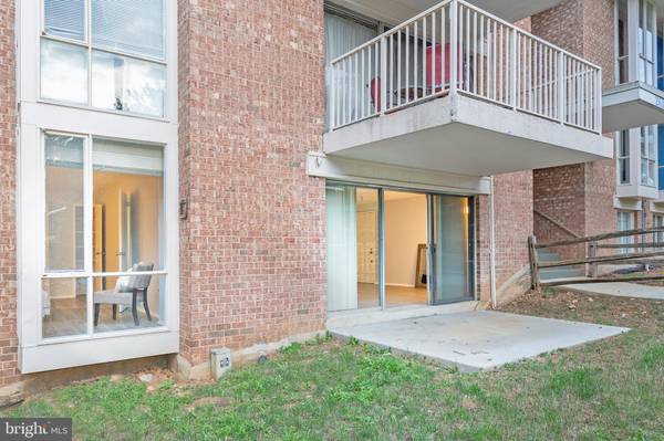 2616 FORT FARNSWORTH RD #242, Alexandria, VA 22303