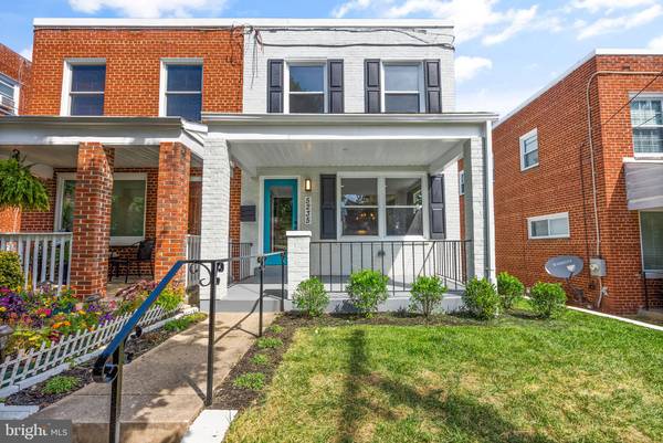 5235 CHILLUM PL NE, Washington, DC 20011