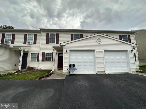 214 RED CEDAR LN, Marietta, PA 17547