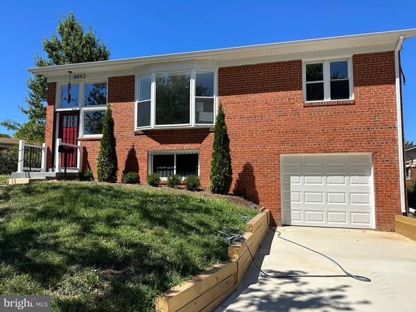 4452 HILLTOP TER SE, Washington, DC 20019