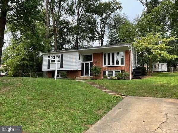 2433 MCCLINTIC CT, Vienna, VA 22180