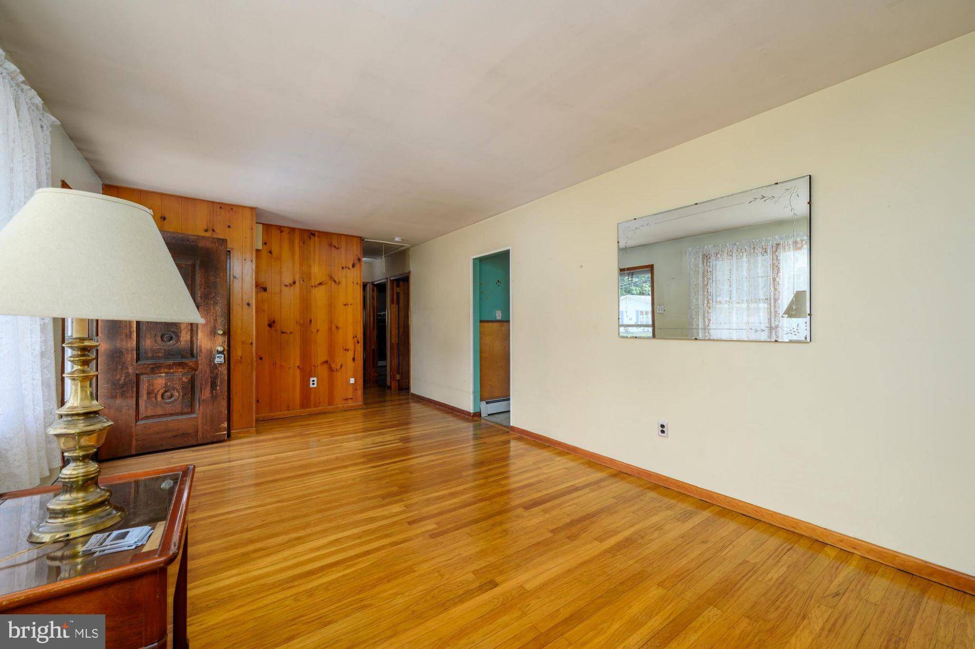 Bellmawr, NJ 08031,19 MALONEY CT