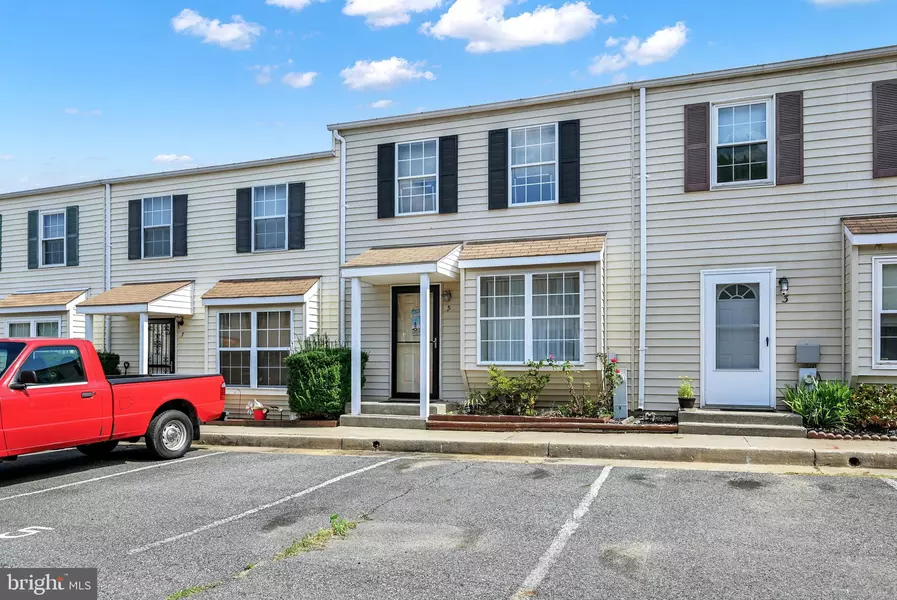 5 EBBING CT, Essex, MD 21221