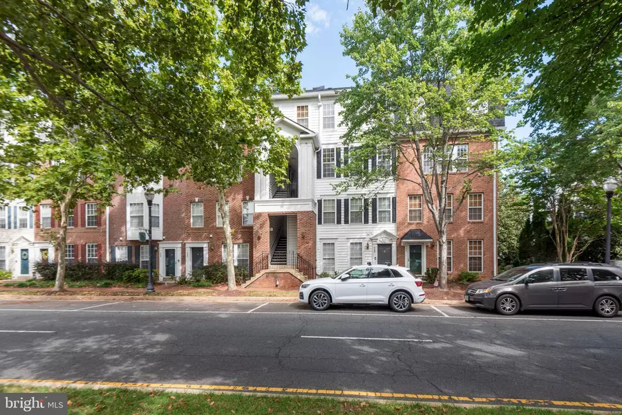 261 CAMERON STATION BLVD #103, Alexandria, VA 22304