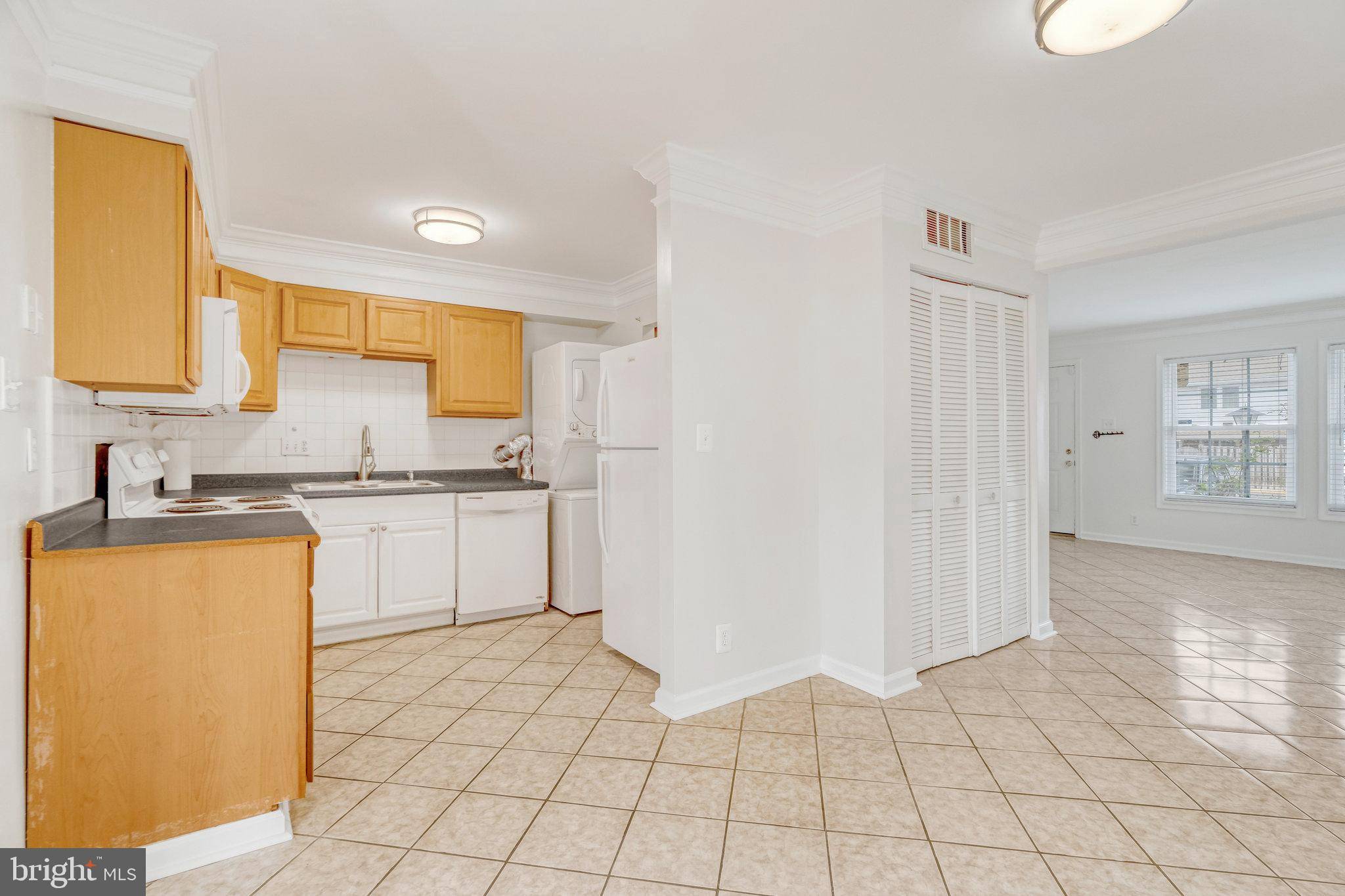 Sterling, VA 20164,206 N AUBURN DR