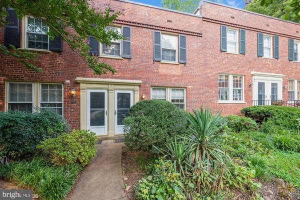 1201 S BARTON ST #151, Arlington, VA 22204