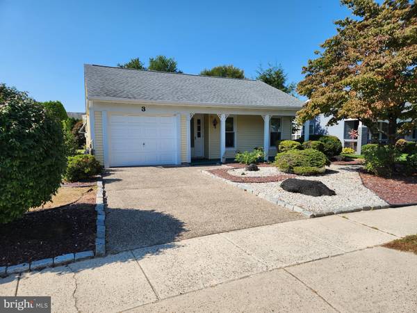 3 DUNSTABLE RD, Southampton, NJ 08088