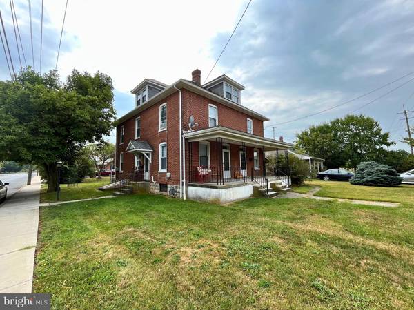 383 - 385 WASHINGTON ST N, Greencastle, PA 17225