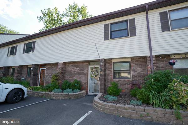 17 CONCORD PL #17-C, Hatboro, PA 19040