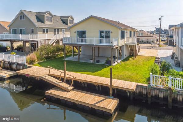 15 N CAPTAINS DR, Tuckerton, NJ 08087