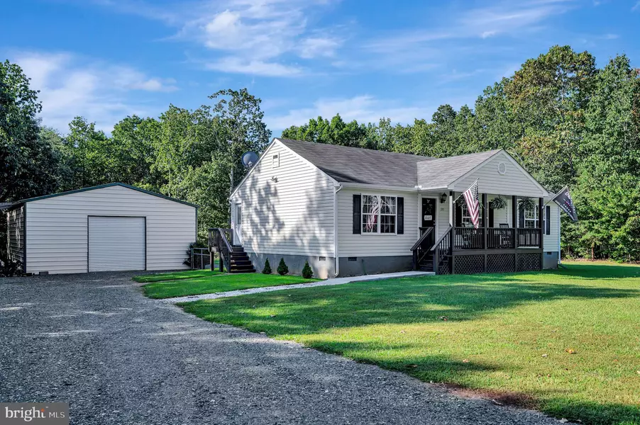 281 WHITE WALNUT RD, Louisa, VA 23093