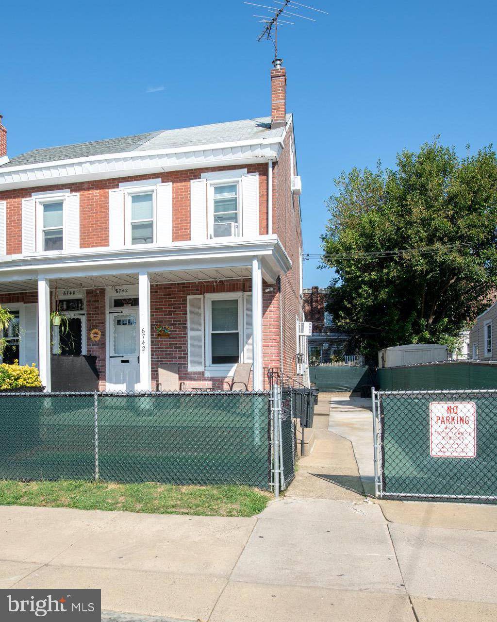 Philadelphia, PA 19135,6742 VANDIKE ST