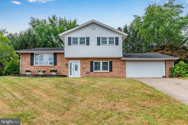 443 PAWNEE DR, Mechanicsburg, PA 17050