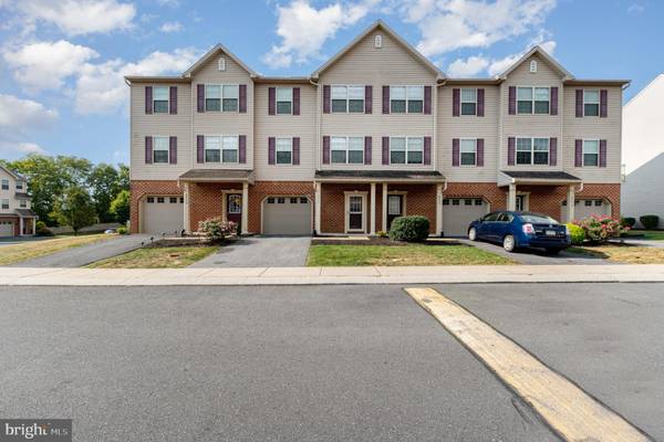 6457 CREEKBEND DR, Mechanicsburg, PA 17050