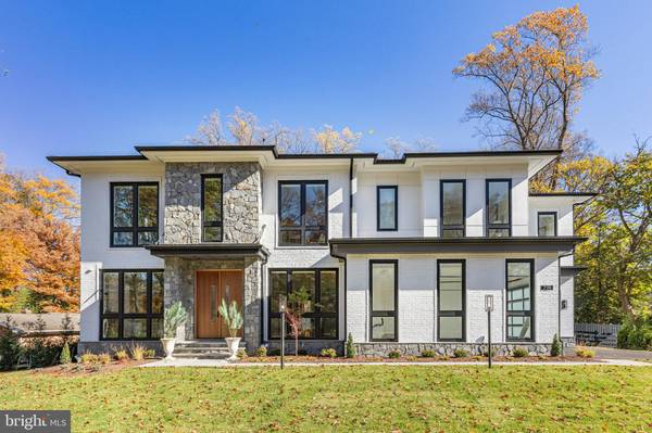 725 LAWTON ST, Mclean, VA 22101