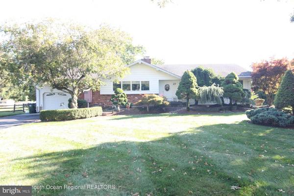 27 MEADOWBROOK LN, Freehold, NJ 07728