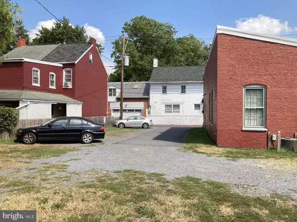 Lancaster, PA 17602,432 N CHRISTIAN ST