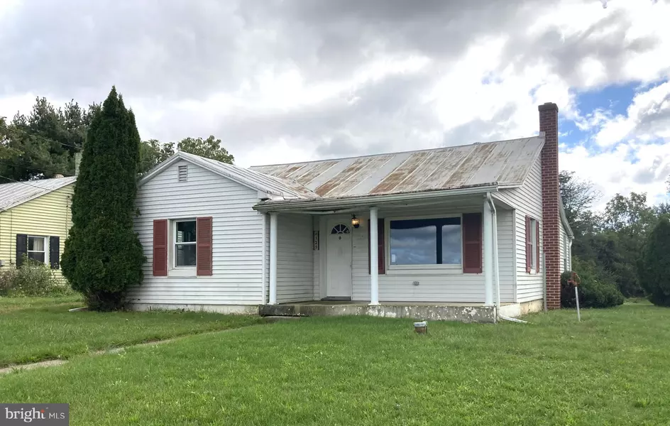 125 E MAIN ST, Walnut Bottom, PA 17266