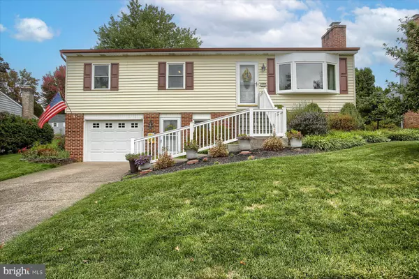 1106 GRANDIA FLORA DR, Mechanicsburg, PA 17055