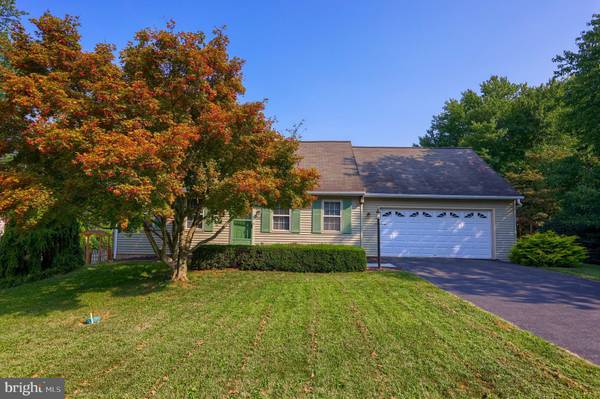 308 PARKWOOD DR, Lancaster, PA 17603