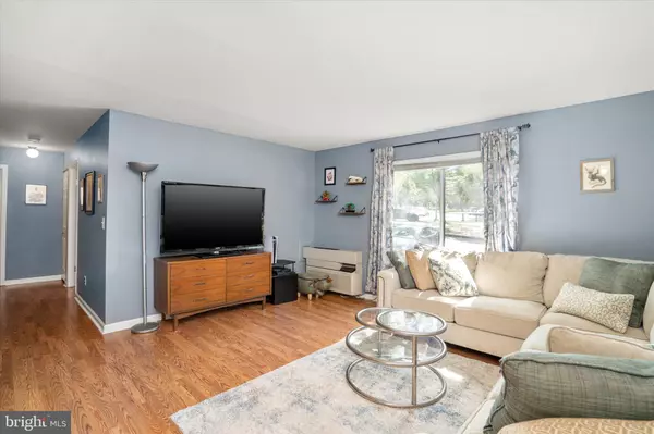 Somerset, NJ 08873,13 BOLTON CT